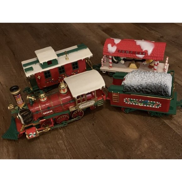 Vintage Christmas Train Set Red & Green Holiday Décor With Lights & Sounds Caboo - Picture 1 of 16